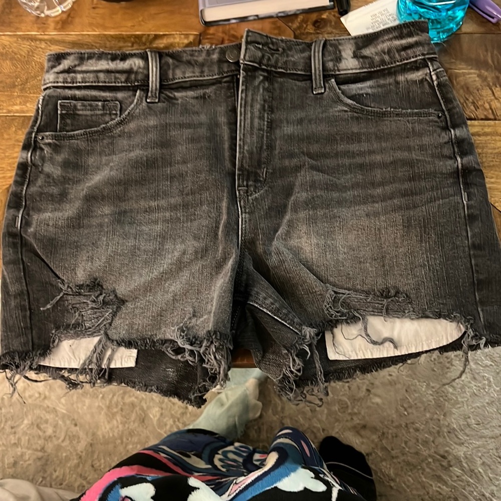 Old navy shorts. Fairly new. Only worn once or twice. Size 8